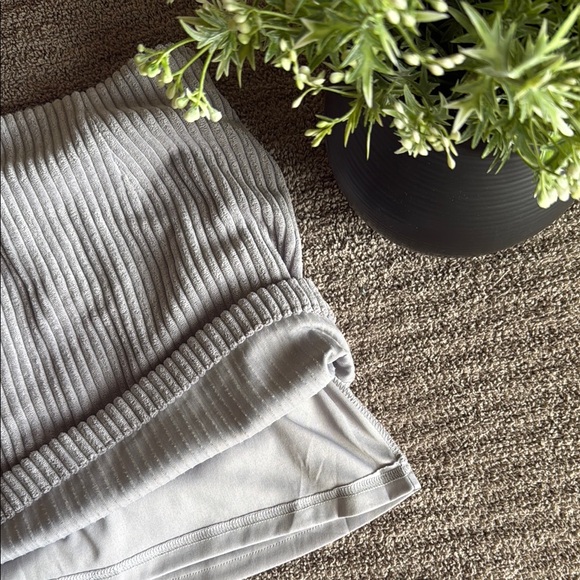 Lulu’s Gray Ribbed Skirt - Picture 5 of 5